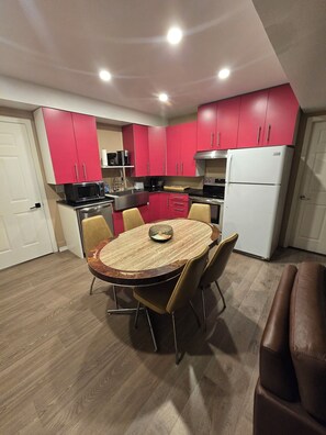 微波炉、烤箱、炉灶、洗碗机