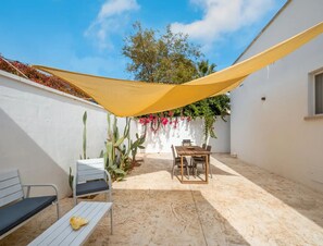 House, 2 Bedrooms, Smoking | Outdoor dining - Villa dei Gabbiani Eleganza e Seduzione sul Mare di Porto Cesareo (Porto Cesareo)