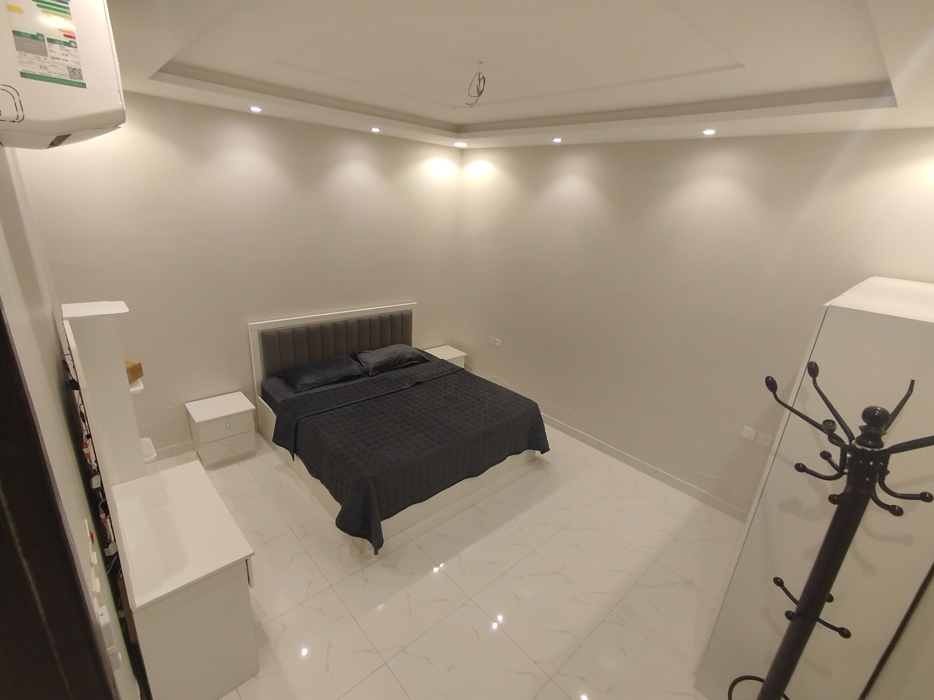 2 bedrooms, iron/ironing board, internet