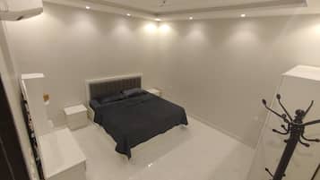 2 makuuhuonetta, silitysrauta/-lauta, internet