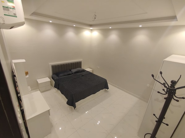 2 makuuhuonetta, silitysrauta/-lauta, internet