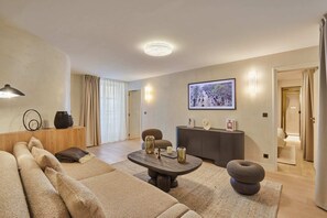 Smart TV, offices - Apartment Louvre Palais Royal (Paris)