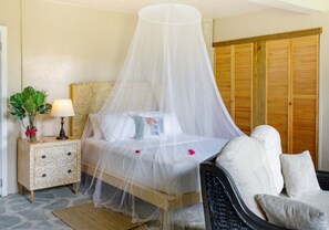 واي فاي مجانًا وملاءات أسرّة