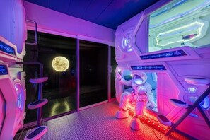 ستائر تعتيم وواي فاي مجانًا