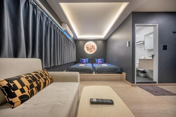 Superior Twin Room With Private Bathroom | Blackout curtains, free WiFi - Space Station Hostel (Bangkok)