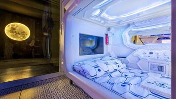 QUADRUPLE ROOM | Verduisterende gordijnen, gratis wifi