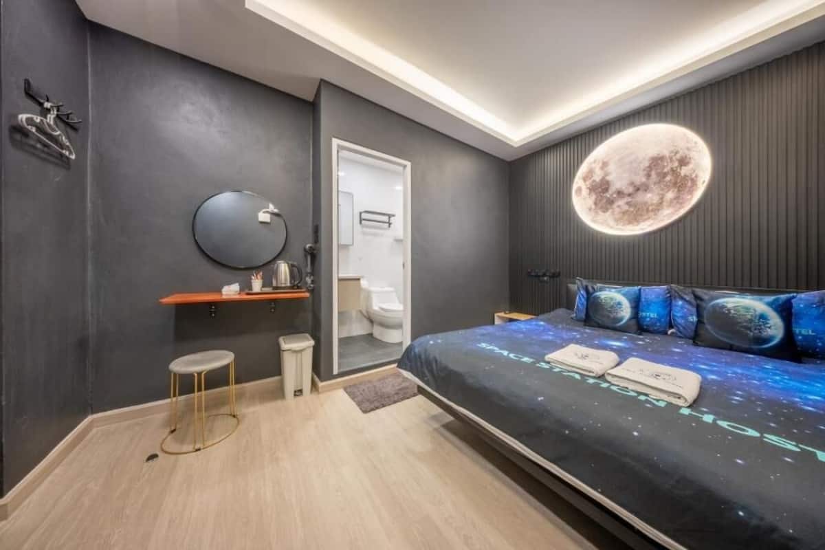 Standard King Room With Private Bathroom | Blackout drapes, free WiFi