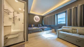 Blackout curtains, free WiFi