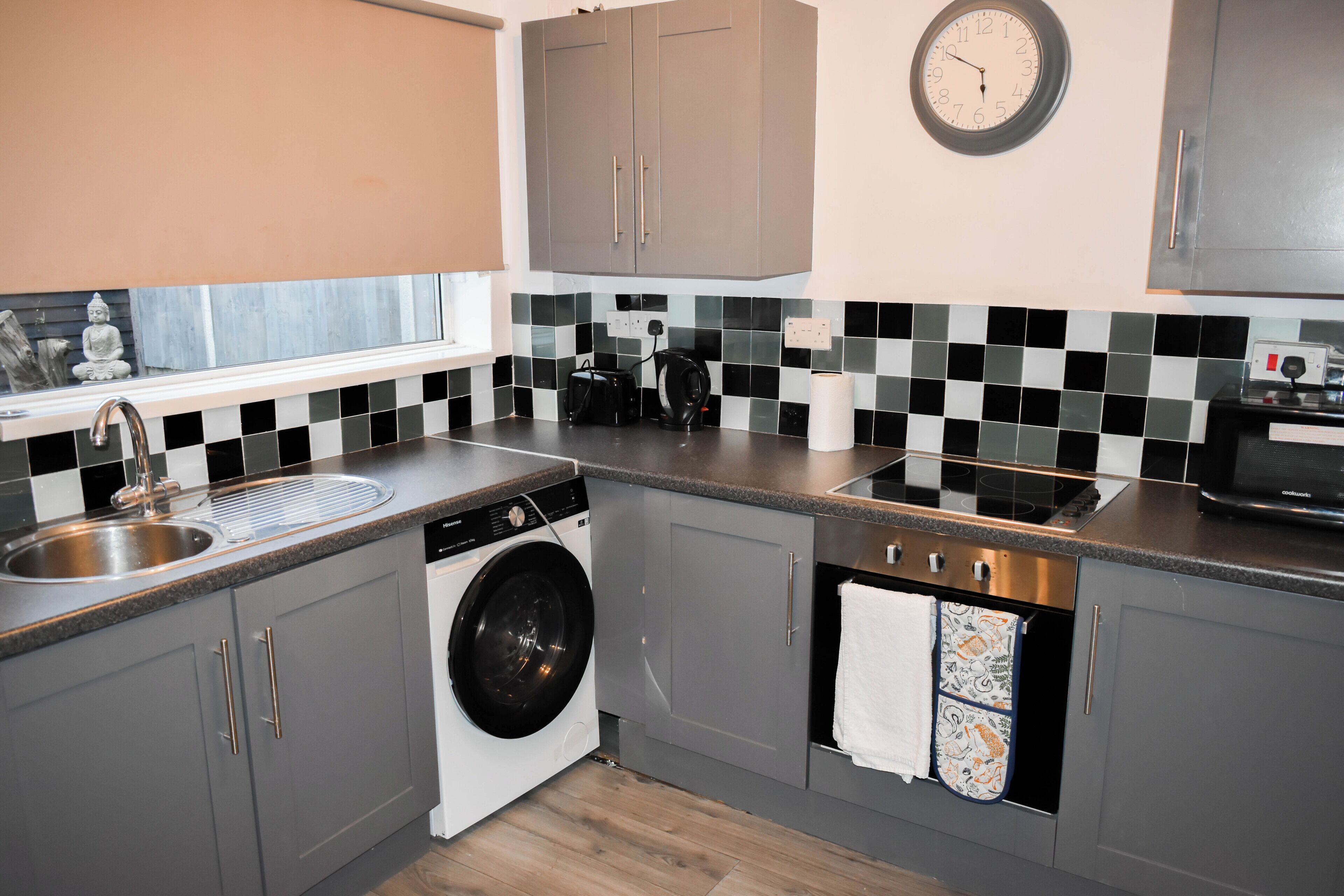 Fridge, microwave, stovetop, cookware/dishes/utensils