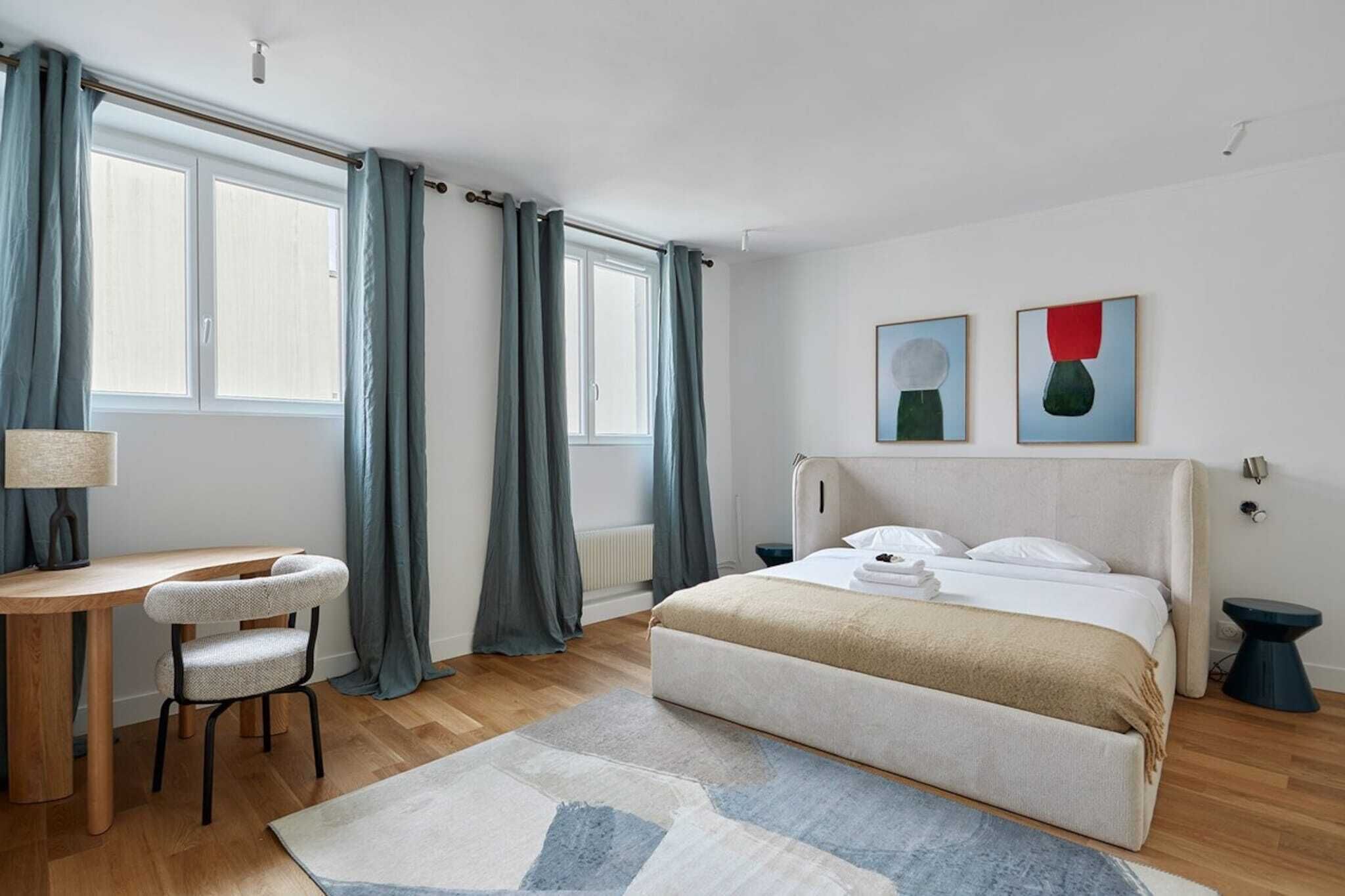 4 bedrooms, desk, iron/ironing board, bed sheets