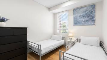 熨斗/熨衣板、WiFi、床单