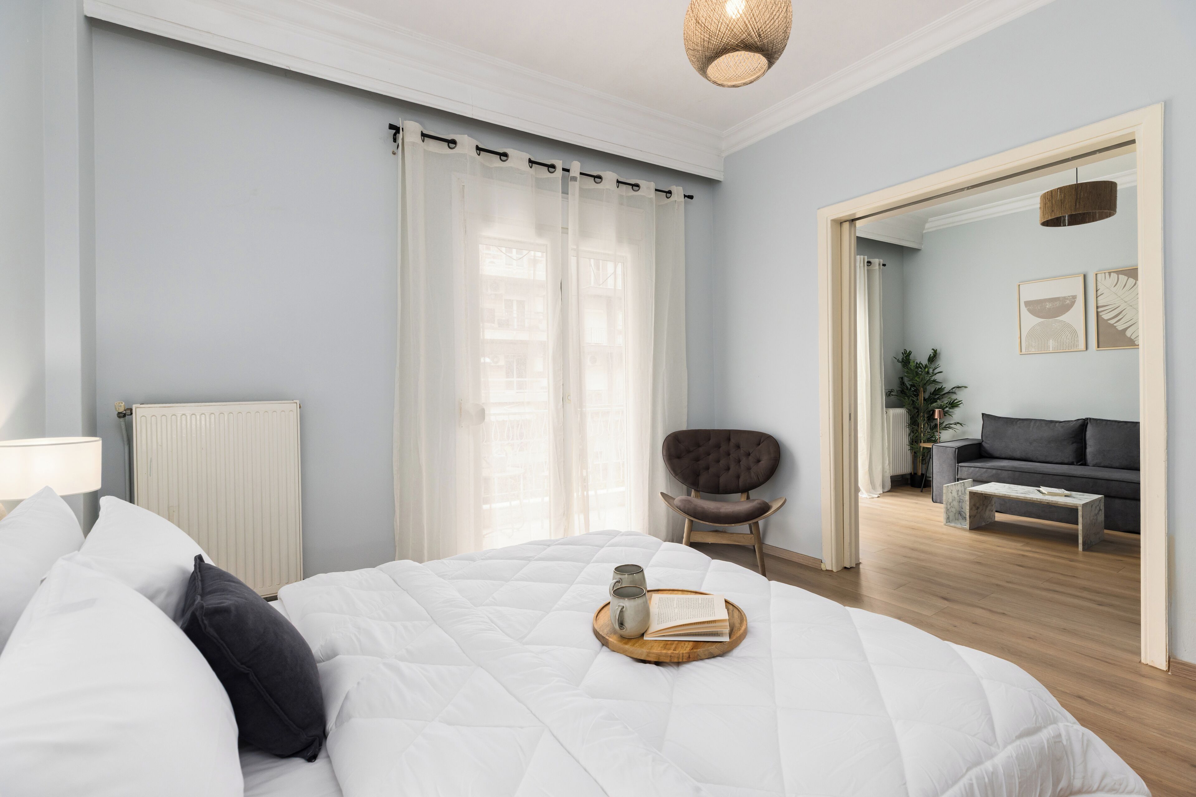 مكواة/لوح كي وسرير سفر وواي فاي مجانًا وملاءات أسرّة