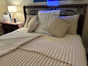 1 chambre, fer et planche à repasser, accès Internet, draps fournis