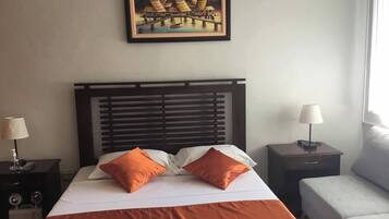 Iron/ironing board, internet, bed sheets