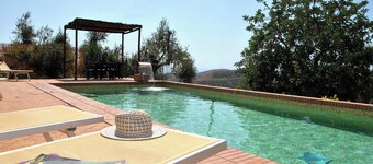 Charming Villa with Private Pool and Breathtaking Views, up to 12 people