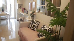 Unclassified image, 2 of 13, button - Luxury Bay Condo near MOA With Balcony Free Wi-Fi (Pasay City)