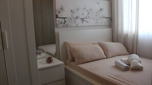 1 camera, ferro/asse da stiro, accesso a Internet, lenzuola