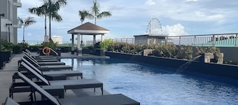 Luxury Bay Condo near MOA With Balcony Free Wi-Fi