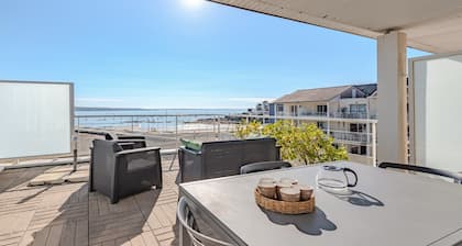 Retreat with a Panoramic Sea View