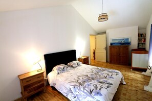 4 bedrooms, free WiFi