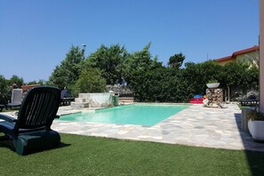 Pool - A 150 meter long mare, 2 fish (Valledoria)