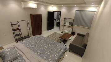 1 makuuhuone, silitysrauta/-lauta, internet, vuodevaatteet