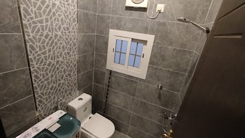Whirlpool, Haartrockner, Bidet, Toilettenpapier