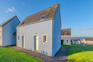 Exterior - Modern holiday home in Pentrez (Saint-Nic)