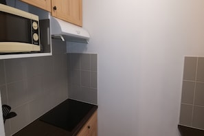 Fridge, microwave, stovetop, dishwasher - Charming apartment in Loudenvielle (Loudenvielle)