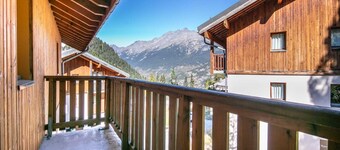 Ski apartment with mountain views