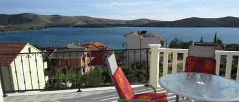 تناول الطعام بالخارج