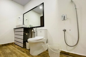 Shower, free toiletries, towels, soap