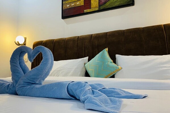 Desk, laptop workspace, free WiFi