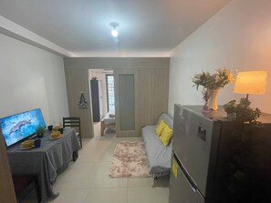 Iron/ironing board, free WiFi