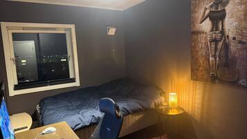 2 camere, una scrivania, Wi-Fi gratuito, lenzuola