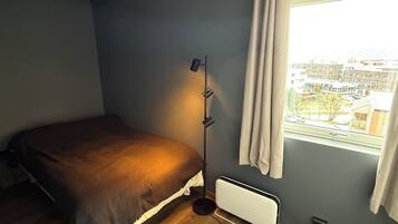 2 bedrooms, desk, free WiFi, bed sheets