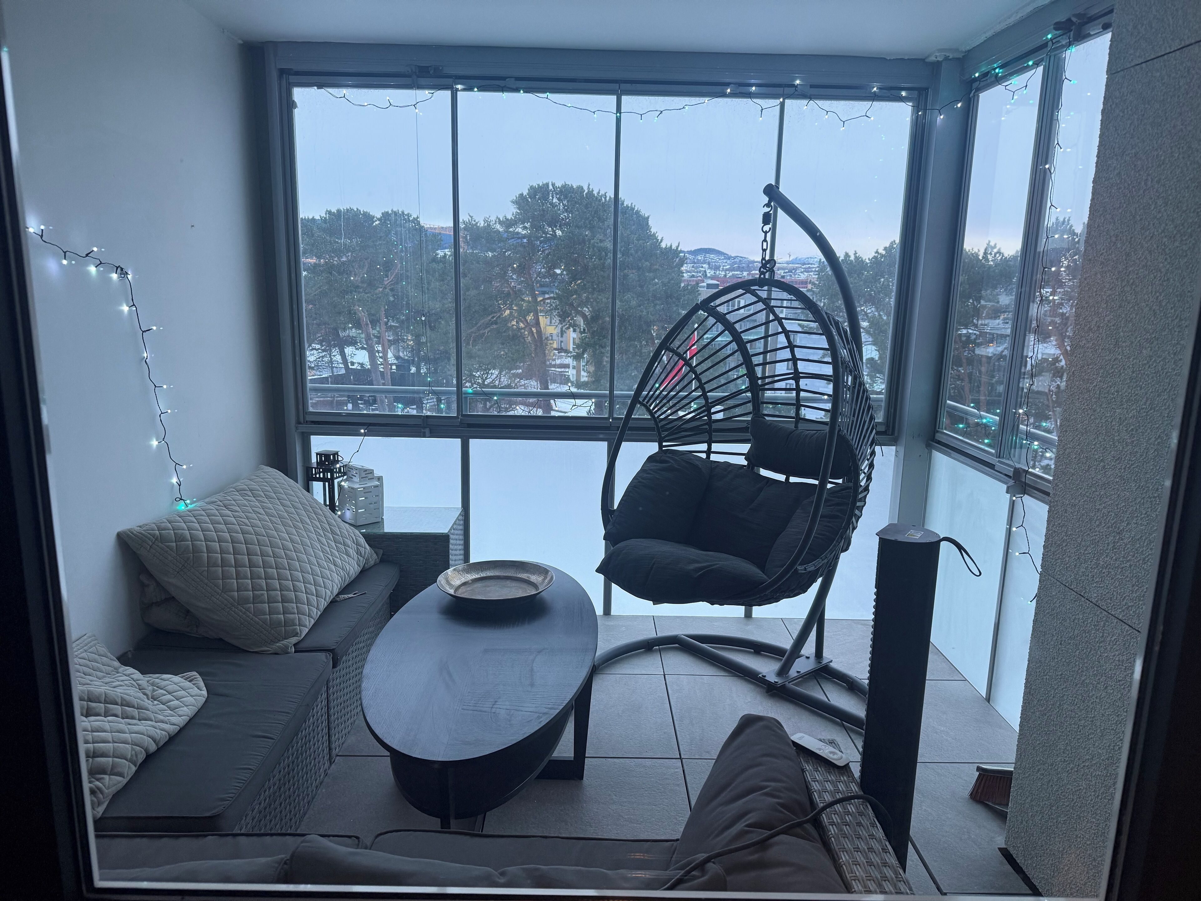 Smart TV, computer monitors