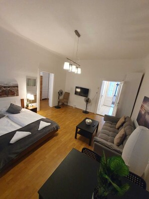 Basic Apartment | Iron/ironing board, free WiFi