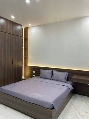 1 bedroom, in-room safe, desk, iron/ironing board