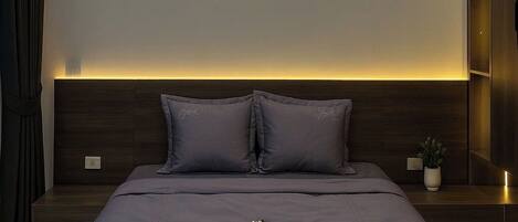 1 habitación, caja de seguridad en la habitación y escritorio