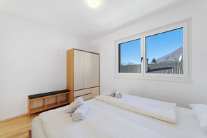 2 dormitorios, tabla de planchar con plancha, wifi y ropa de cama