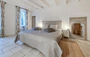 4 chambres, fer et planche à repasser, lit parapluie, Wi-Fi gratuit