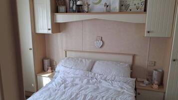 2 bedrooms