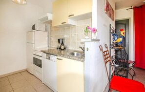 Kühlschrank, Herdplatte, Geschirrspüler