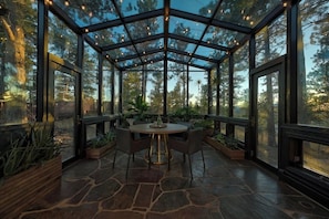 Dining - Colorado LoVE Ranch-Mountain Lodge near Red Rocks (Golden)