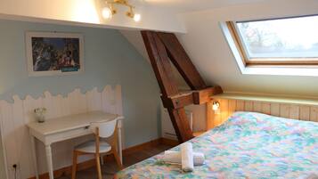 2 makuuhuonetta, silitysrauta/-lauta, Wi-Fi, vuodevaatteet