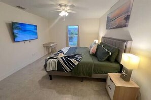 3 chambres, fer et planche à repasser, Wi-Fi gratuit, draps fournis