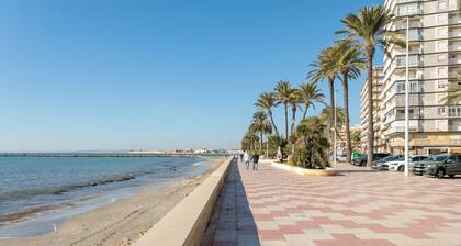 Apartment 'Mar 4 En Santa Pola' with Sea View, Private Terrace and Wi-Fi