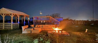 Event Venue with House/Cabins, pool, playground