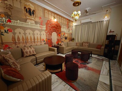 Delightful bungalow with AC in Jaipur